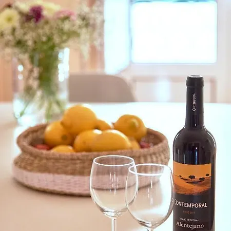 Renovated And Spacious Duplex Apartment With Patio, By Timecooler Lisbona Esterno foto